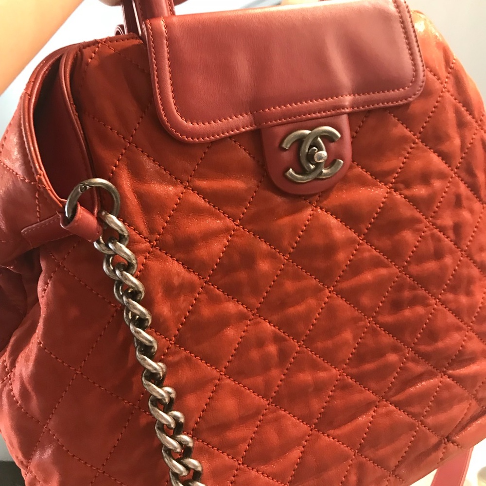 Authentic  Chanel - Picture 5 of 8